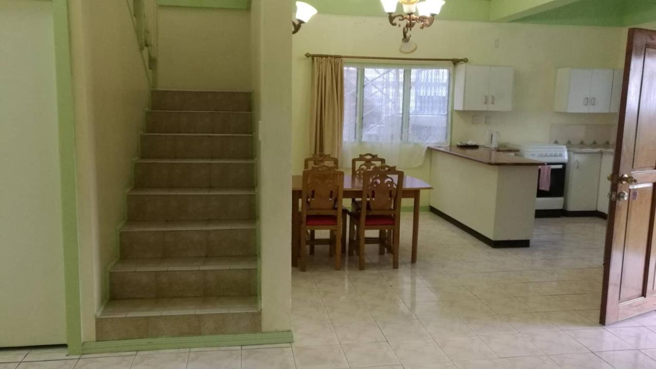 Malau Lodge Nuku'alofa Buitenkant foto